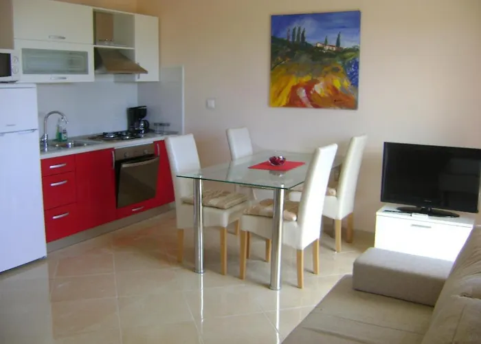 莎娜公寓 * 赫瓦尔